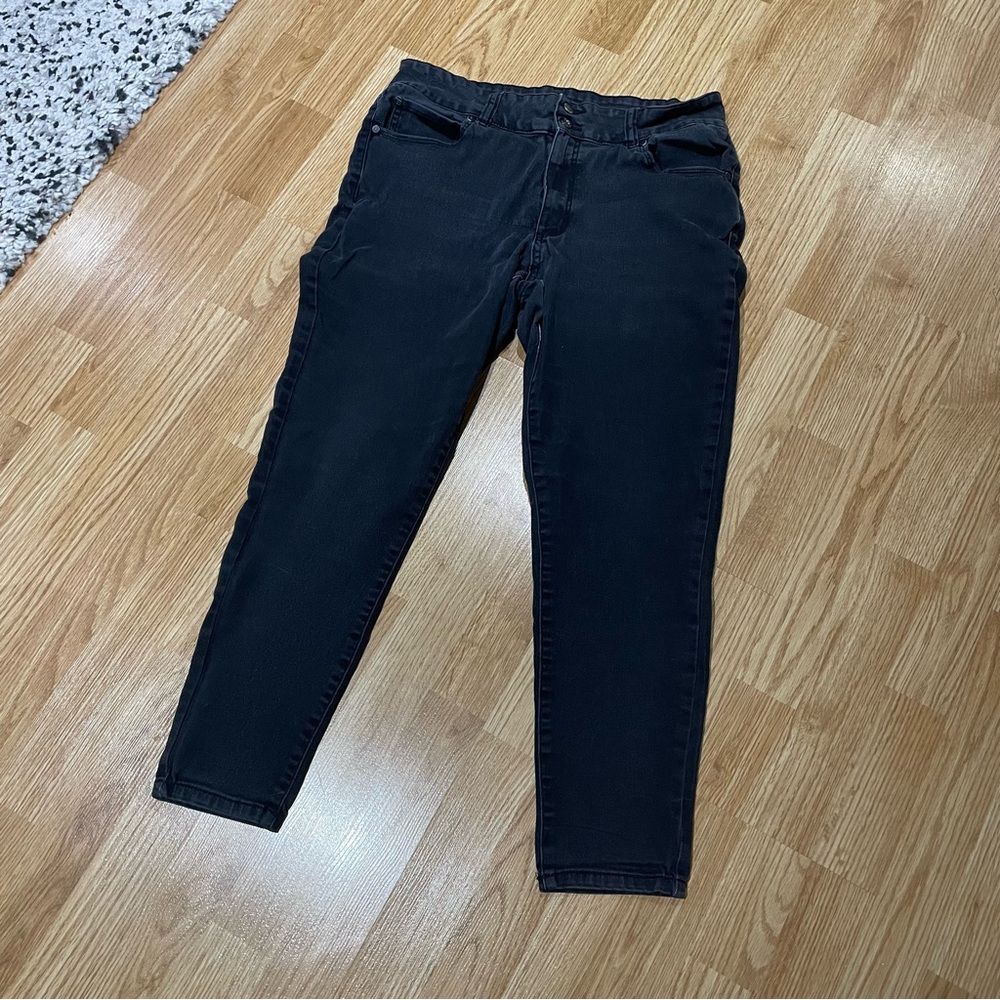 Faded Black Skinny Jeans - Tahari